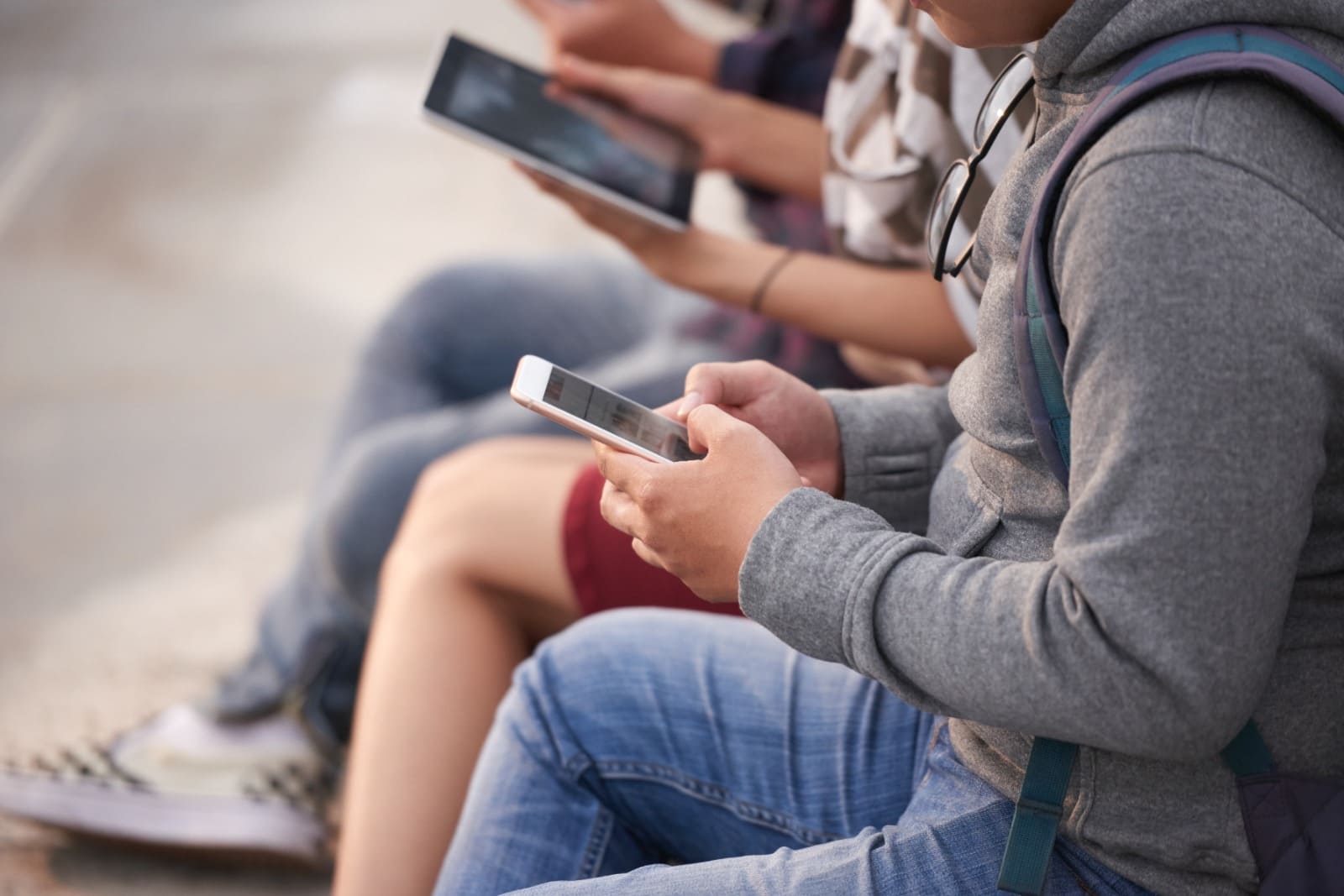 anak umur dibawah umur 16 tahun tak lagi bebas akses medsos