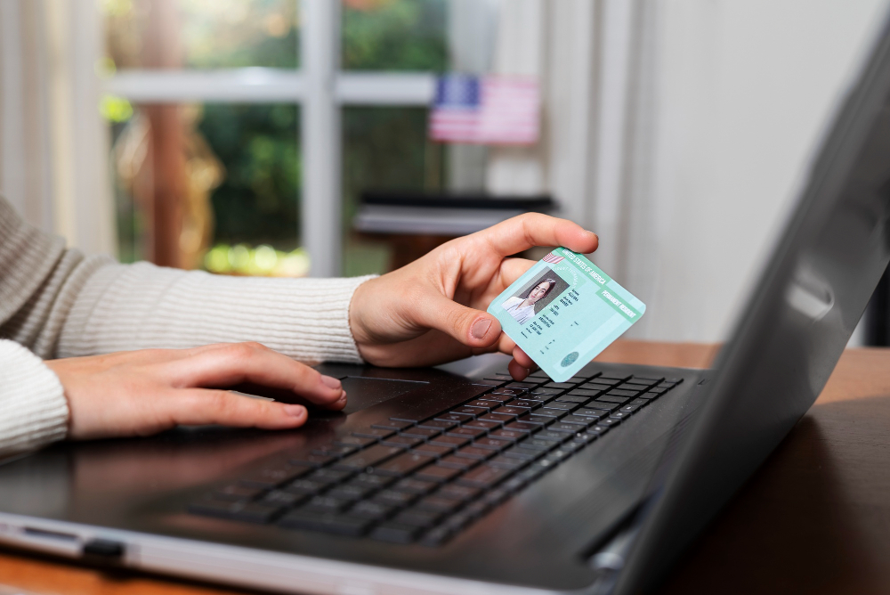 Jangan Asal Upload KTP: Kenali Risikonya sebelum Terlambat