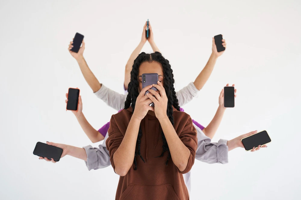 oversharing di media sosial